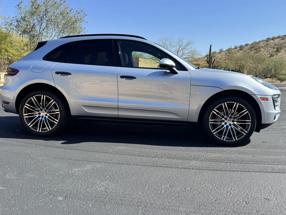 2018 Porsche Macan S - Image 16 of 31
