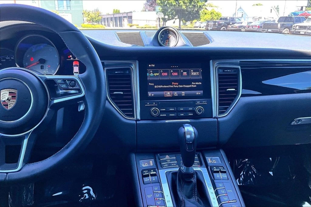 2018 Porsche Macan S - Image 8 of 31