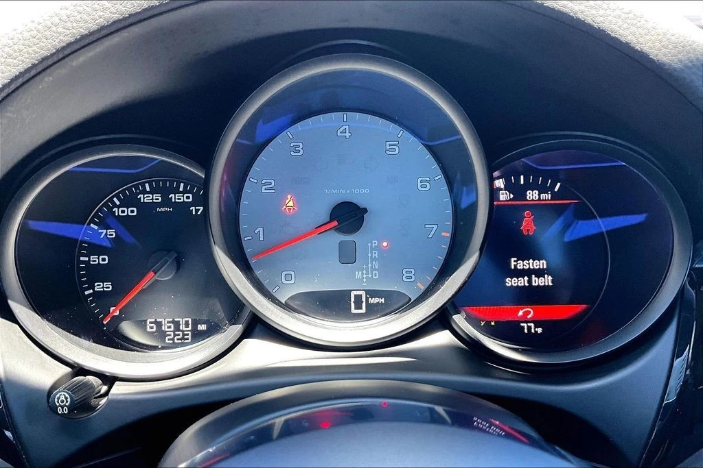 2018 Porsche Macan S - Image 25 of 31