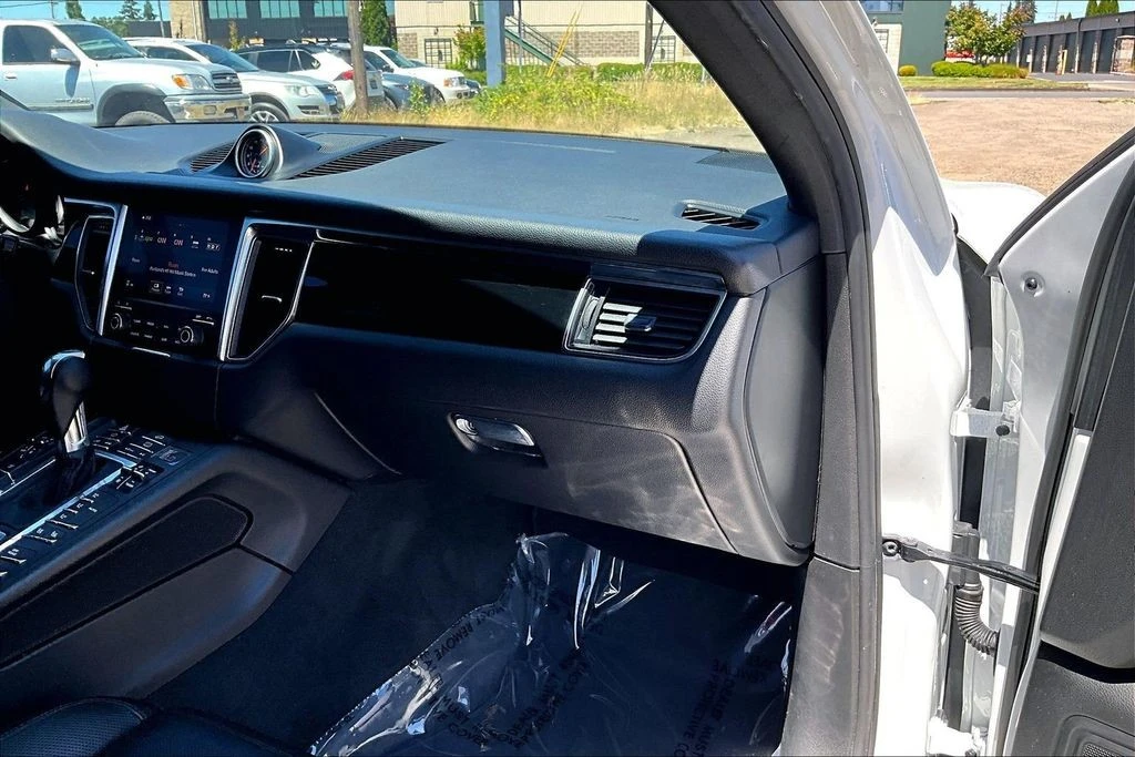 2018 Porsche Macan S - Image 18 of 31
