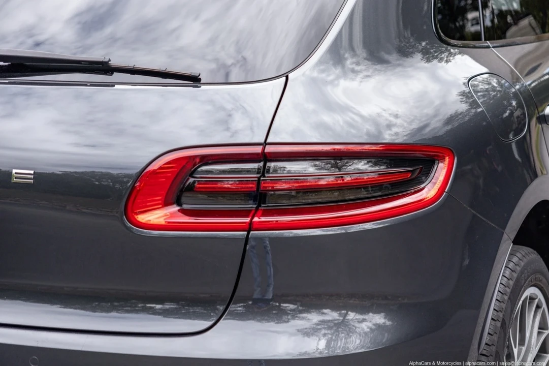2018 Porsche Macan S - Image 20 of 21