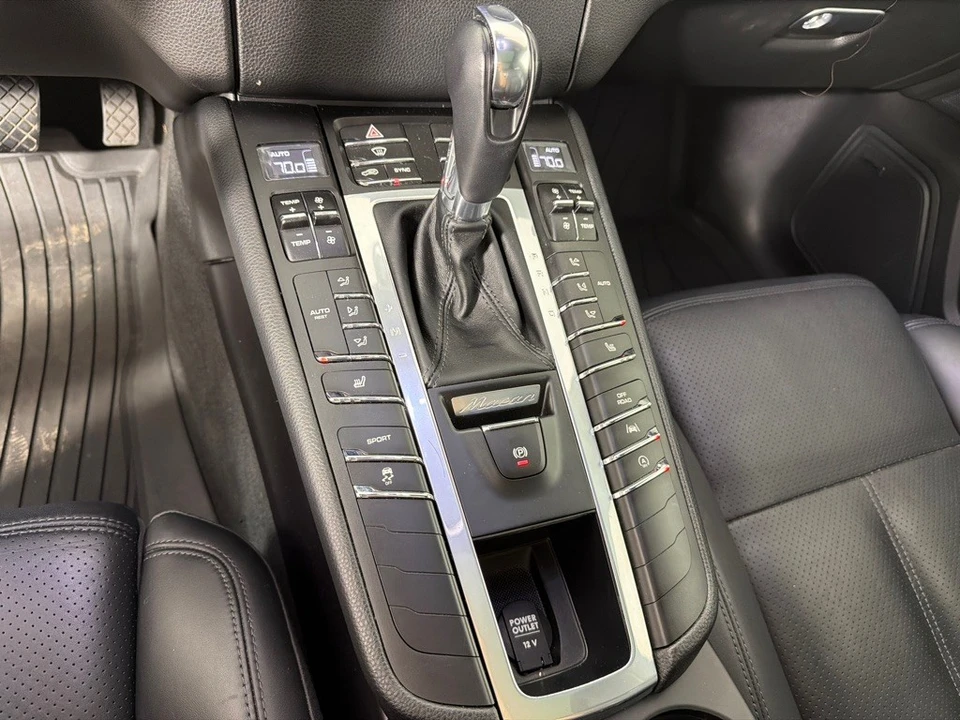 2018 Porsche Macan S - Image 19 of 26