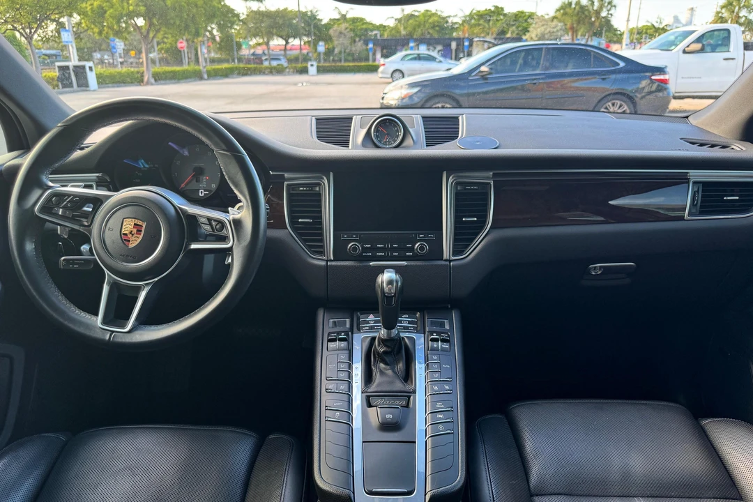 2018 Porsche Macan S - Image 17 of 31