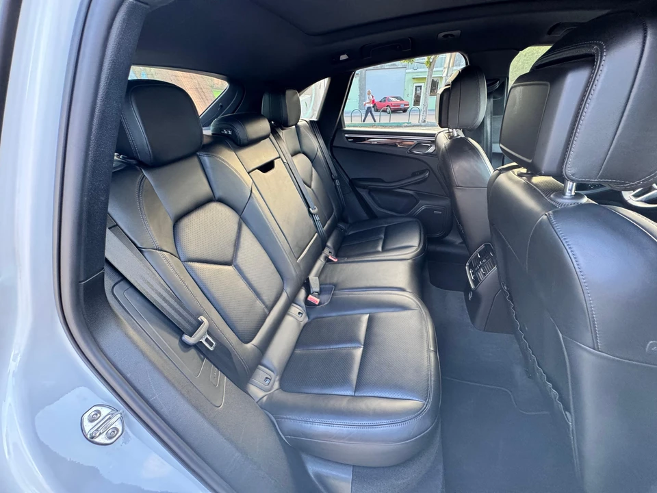 2018 Porsche Macan S - Image 25 of 31