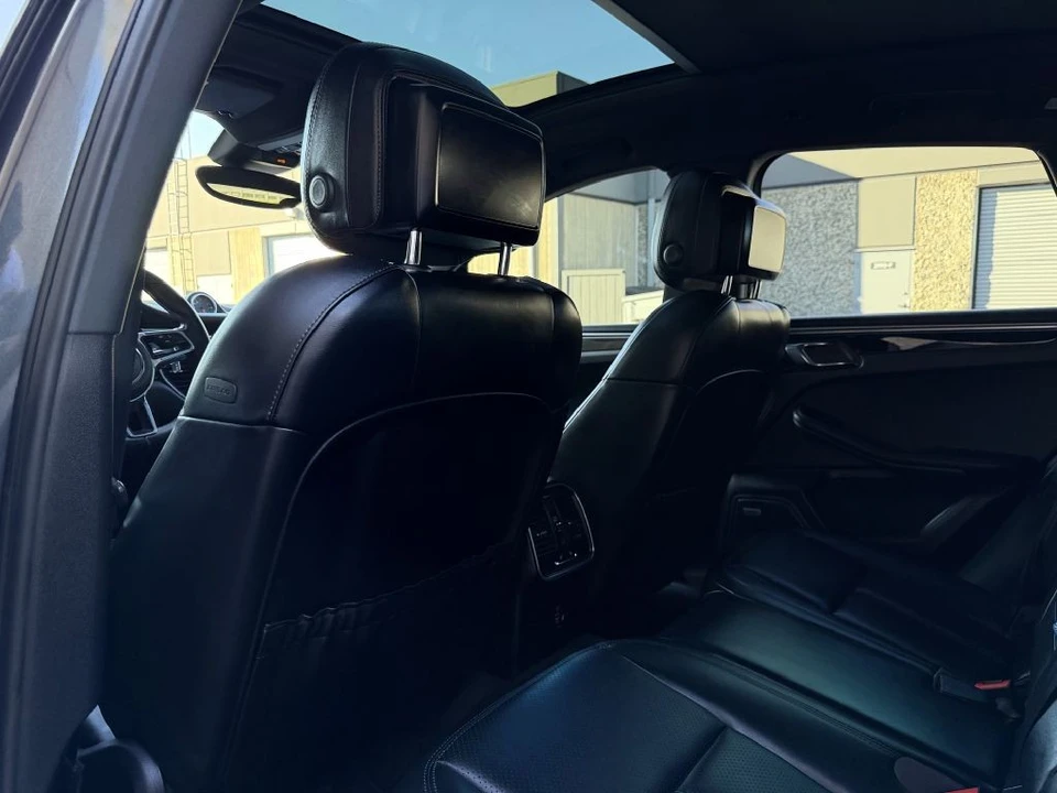 2018 Porsche Macan S - Image 15 of 29