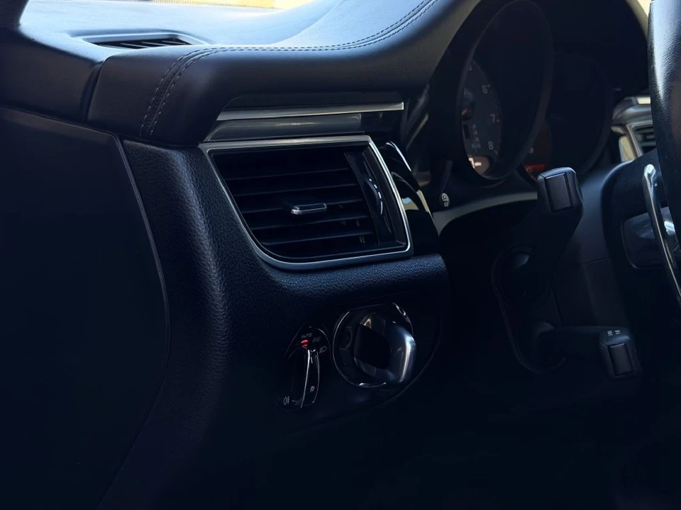 2018 Porsche Macan S - Image 13 of 29