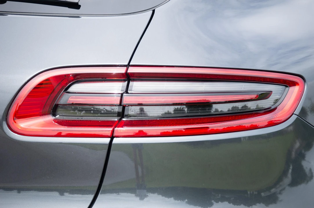 2018 Porsche Macan S - Image 19 of 31