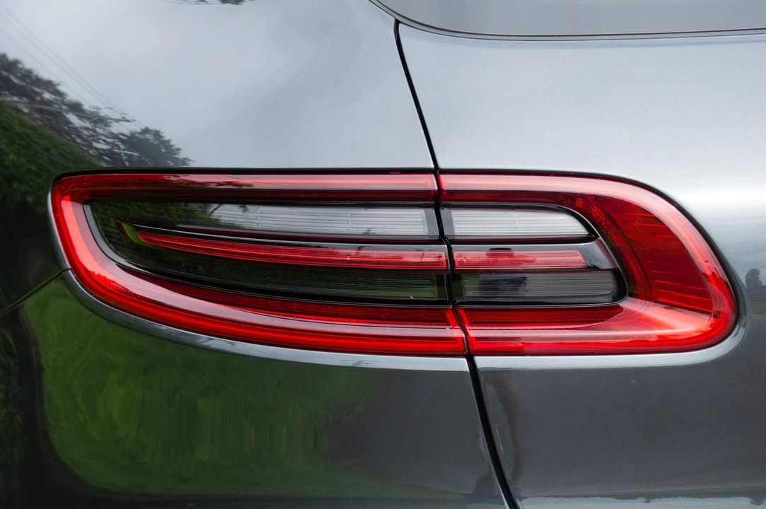 2018 Porsche Macan S - Image 17 of 31