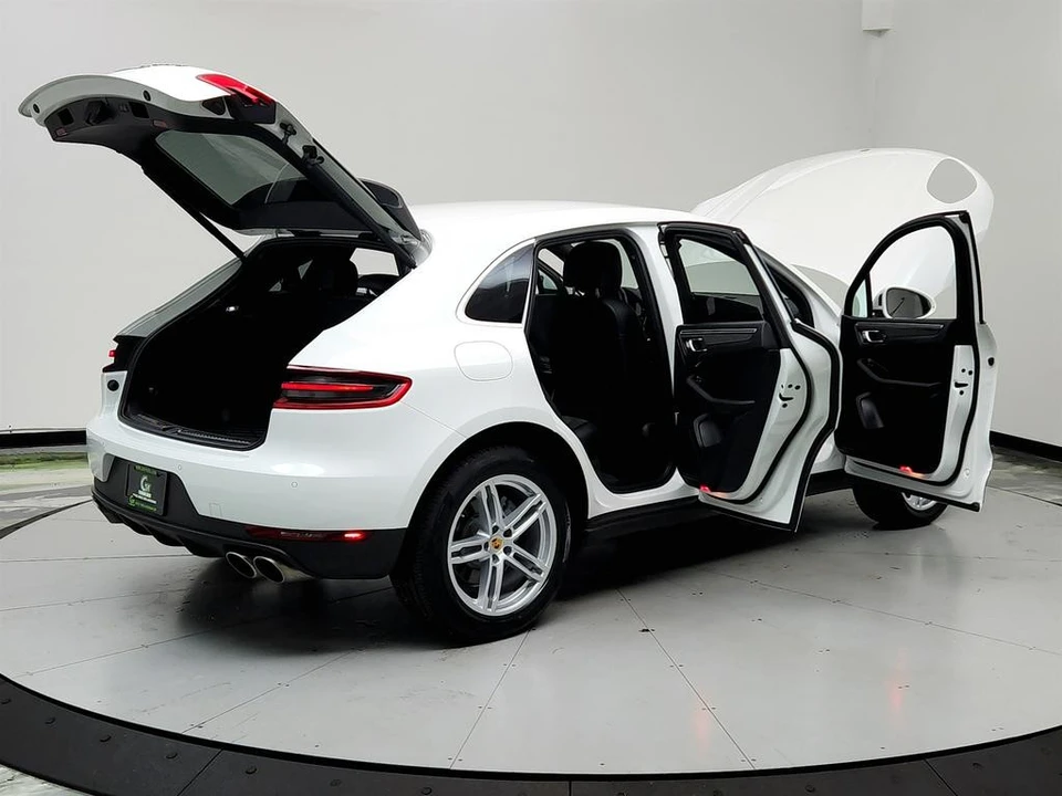 2018 Porsche Macan S - Image 11 of 12