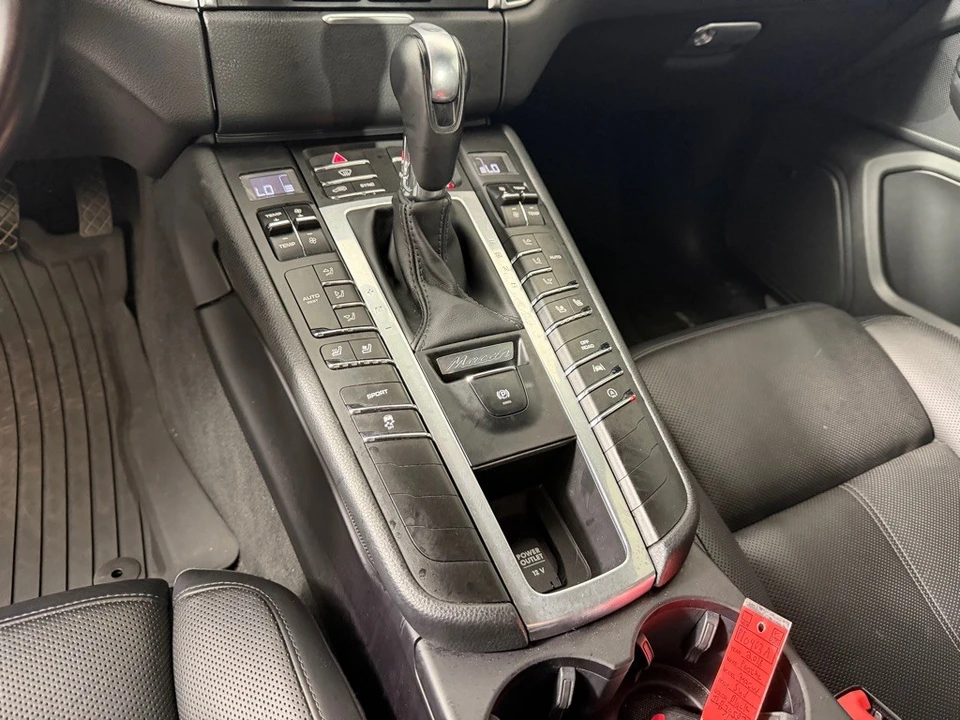 2018 Porsche Macan S - Image 17 of 22