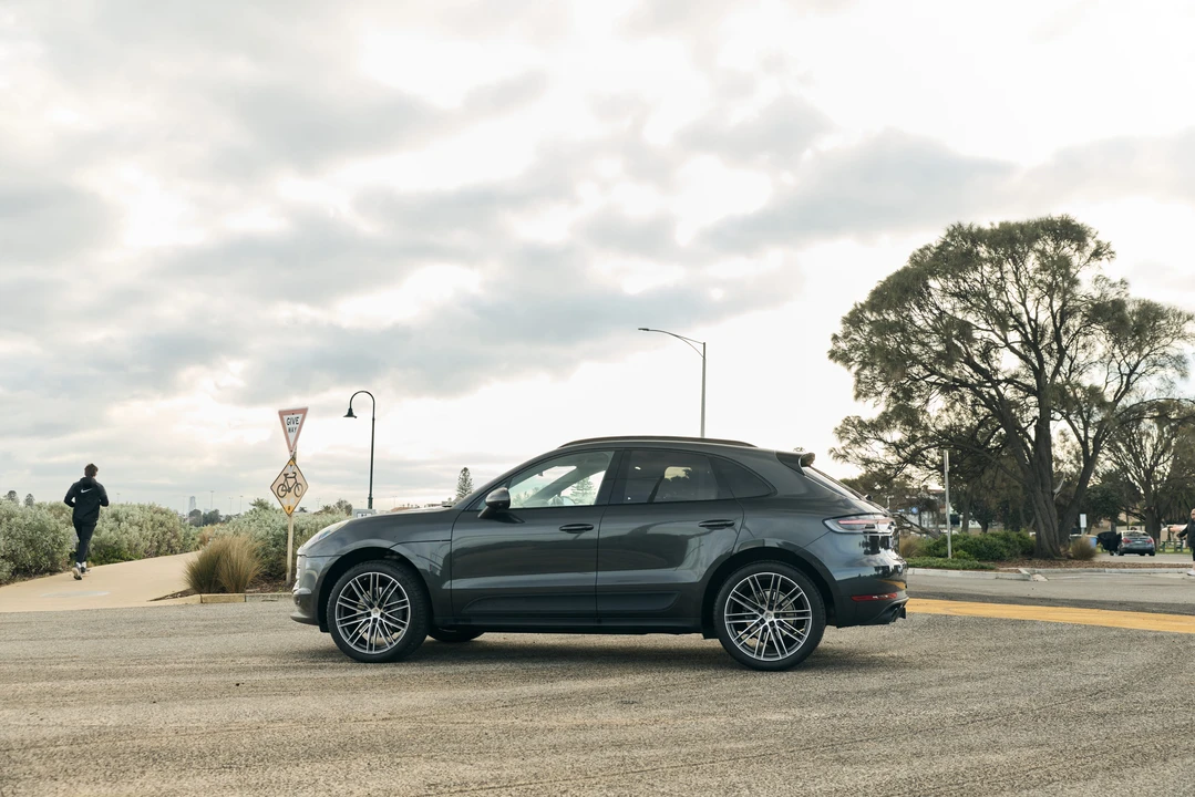 2019 Porsche Macan S - Image 8 of 31
