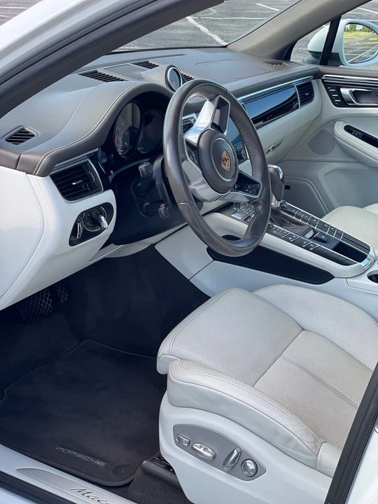 2018 Porsche Macan S - Image 9 of 13