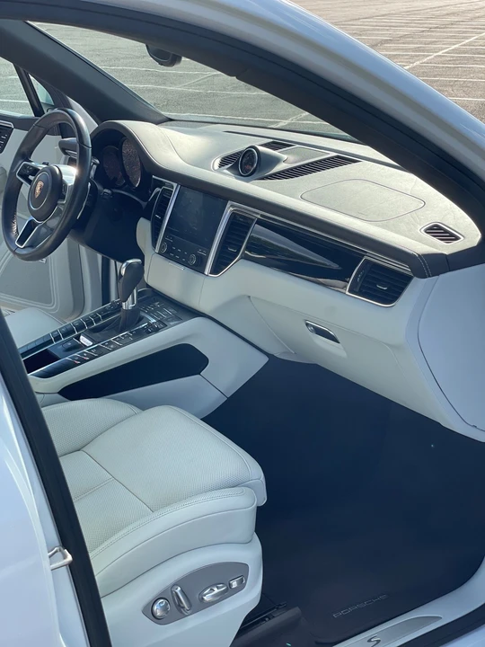 2018 Porsche Macan S - Image 12 of 13