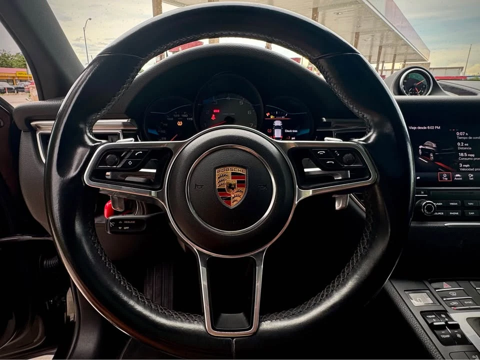 2018 Porsche Macan S - Image 16 of 20