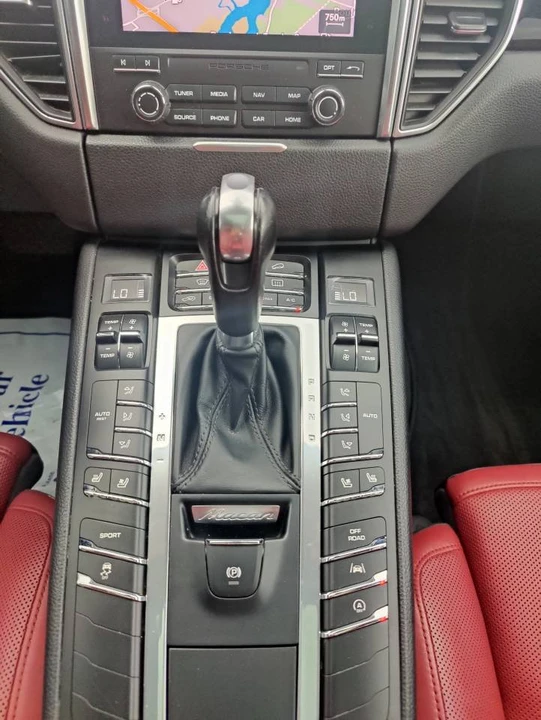 2018 Porsche Macan S - Image 18 of 20