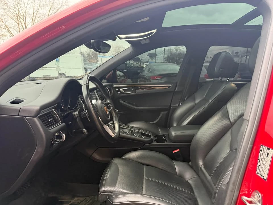 2018 Porsche Macan - Image 10 of 15