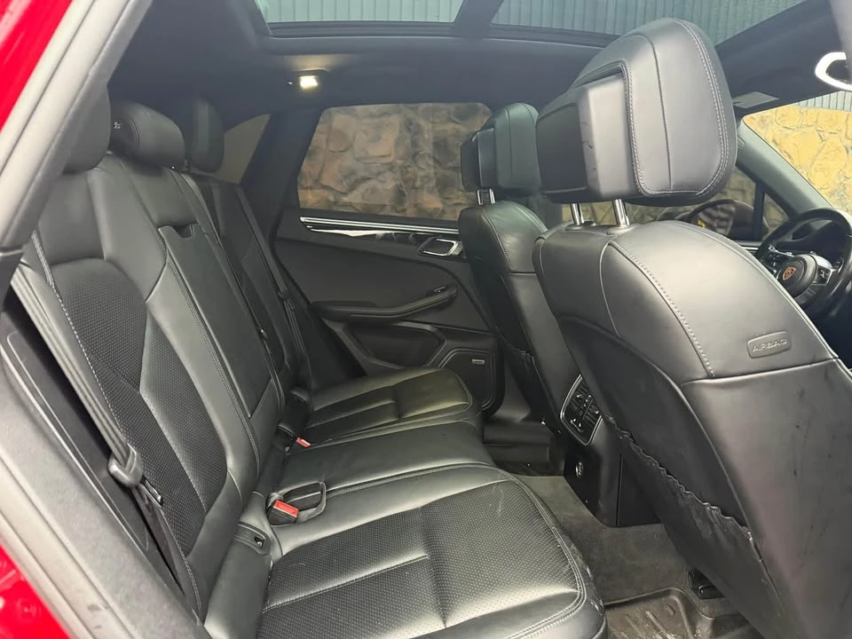 2018 Porsche Macan - Image 13 of 15