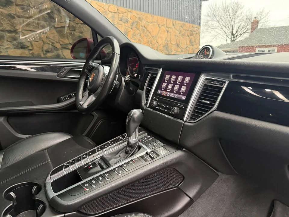 2018 Porsche Macan - Image 9 of 15