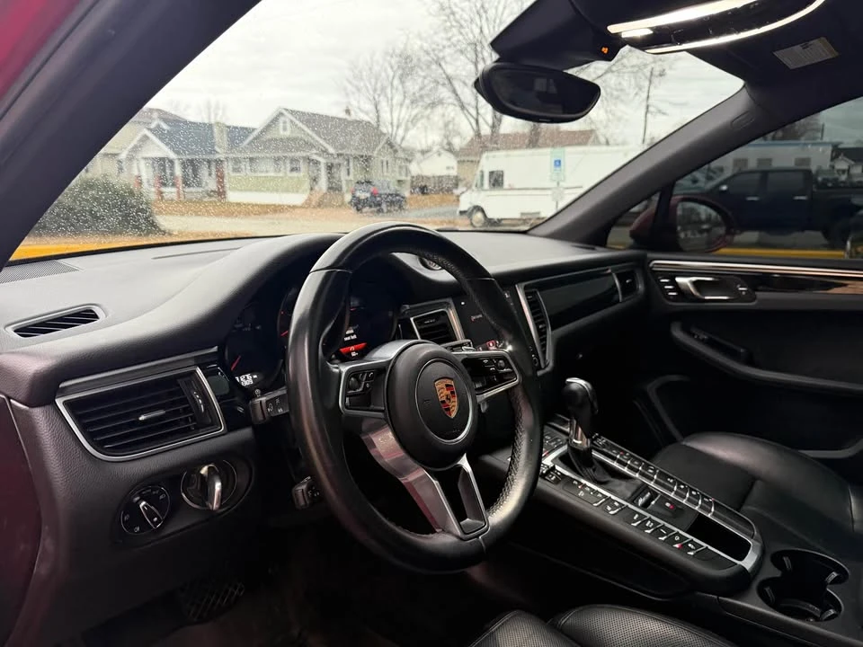 2018 Porsche Macan - Image 7 of 15