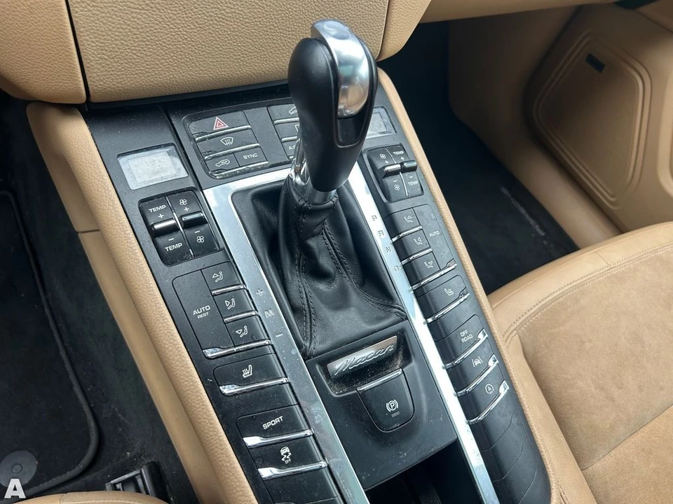 2018 Porsche Macan - Image 6 of 11