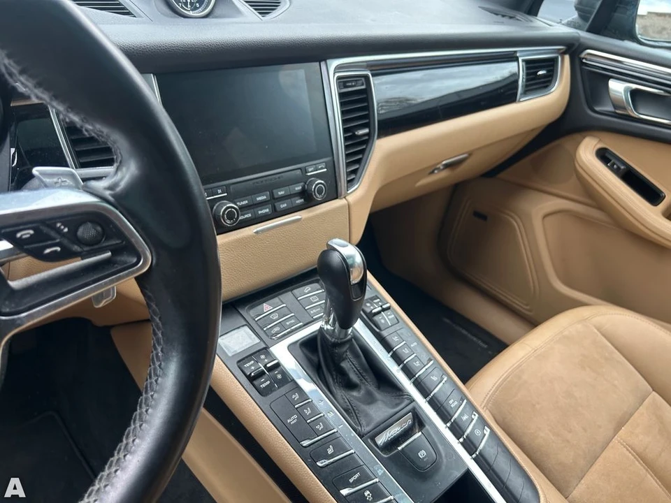 2018 Porsche Macan - Image 5 of 11