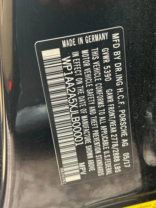 2018 Porsche Macan - Image 10 of 11