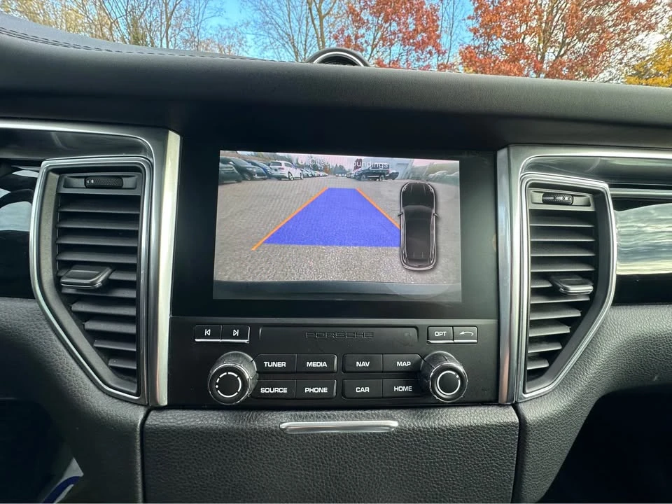 2018 Porsche Macan - Image 17 of 20
