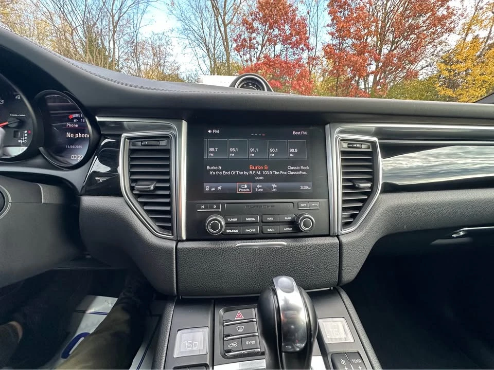 2018 Porsche Macan - Image 14 of 20