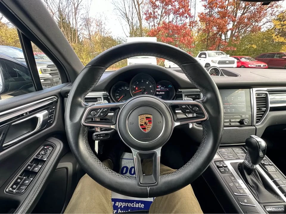 2018 Porsche Macan - Image 12 of 20