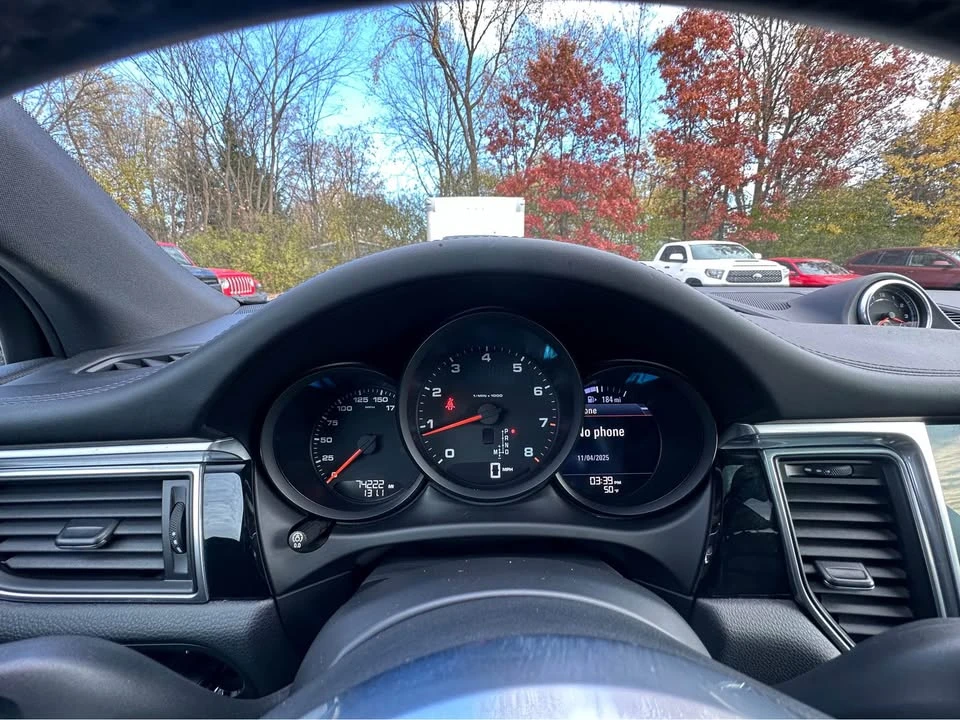 2018 Porsche Macan - Image 13 of 20