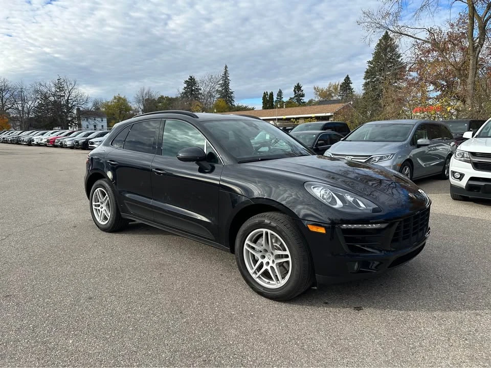 2018 Porsche Macan - Image 9 of 20