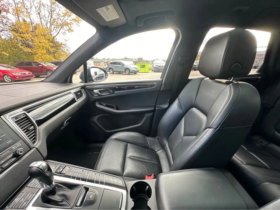 2018 Porsche Macan - Image 16 of 20