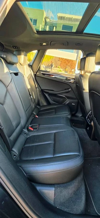 2018 Porsche Macan - Image 9 of 24