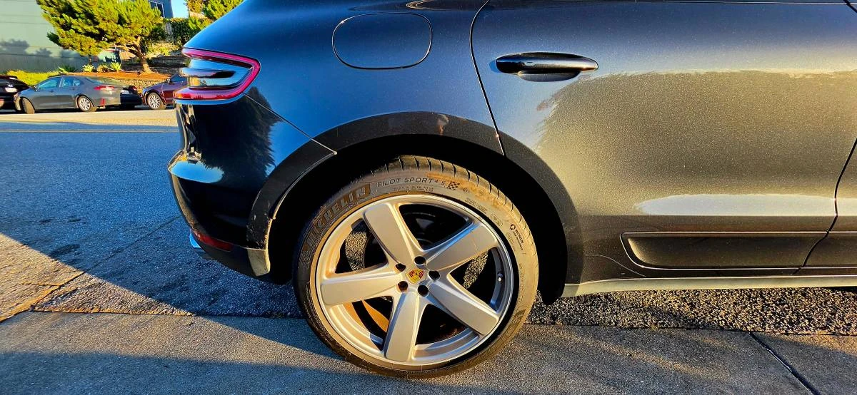 2018 Porsche Macan - Image 13 of 24
