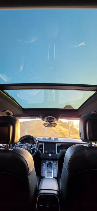 2018 Porsche Macan - Image 22 of 24