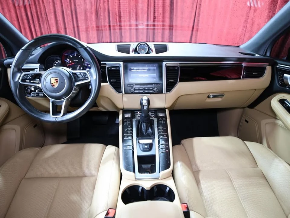 2018 Porsche Macan - Image 15 of 19