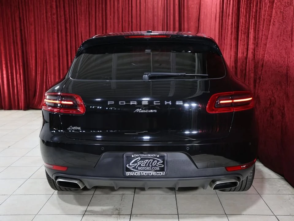 2018 Porsche Macan - Image 9 of 19