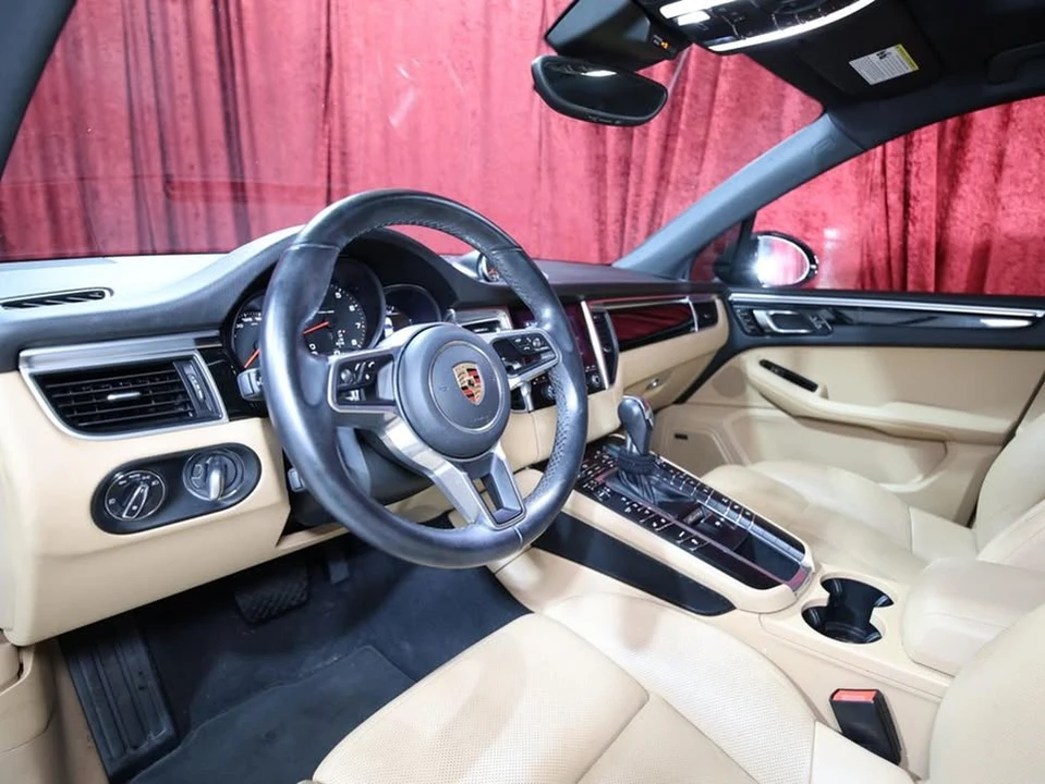 2018 Porsche Macan - Image 11 of 19