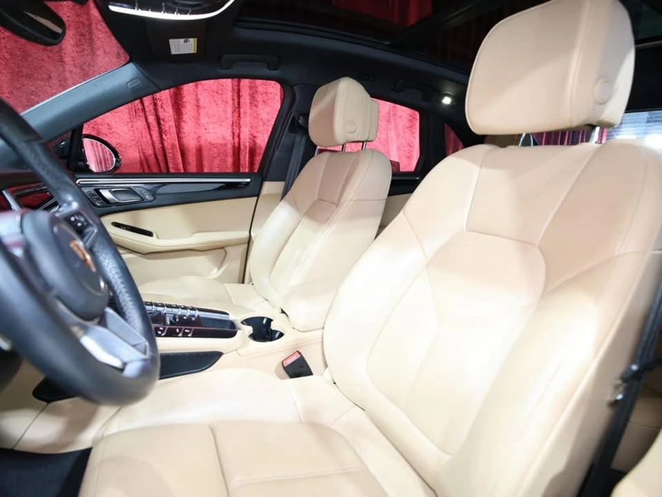 2018 Porsche Macan - Image 12 of 19