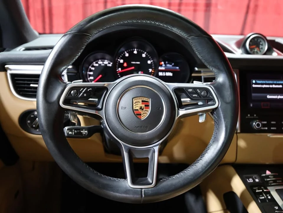2018 Porsche Macan - Image 16 of 19