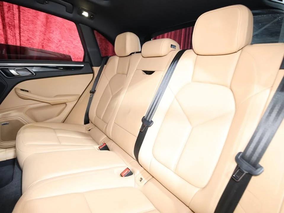 2018 Porsche Macan - Image 13 of 19