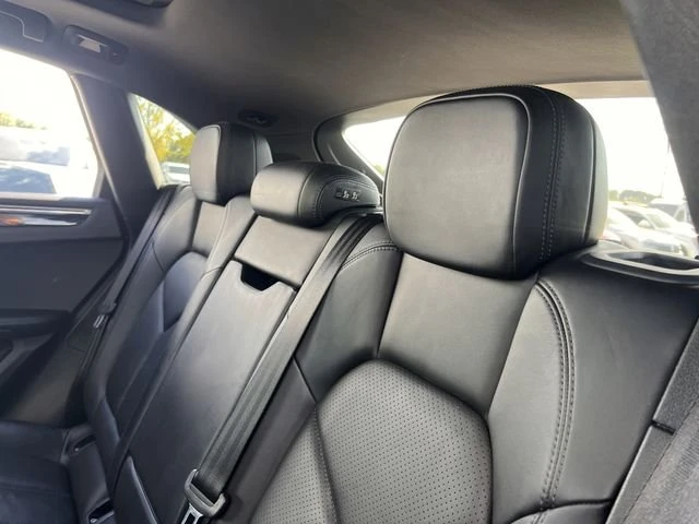 2018 Porsche Macan - Image 14 of 17