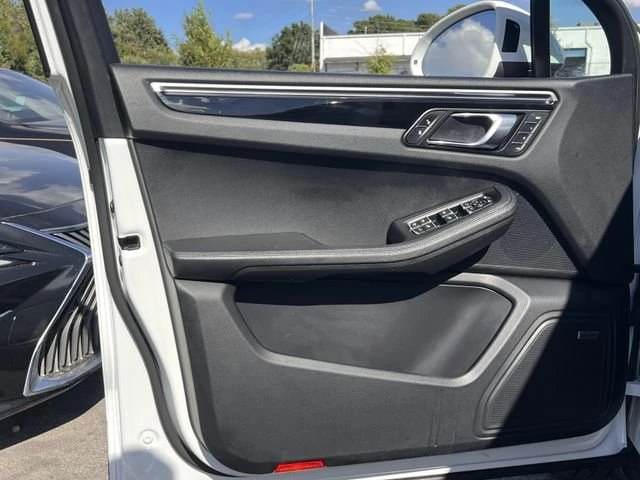 2018 Porsche Macan - Image 7 of 17