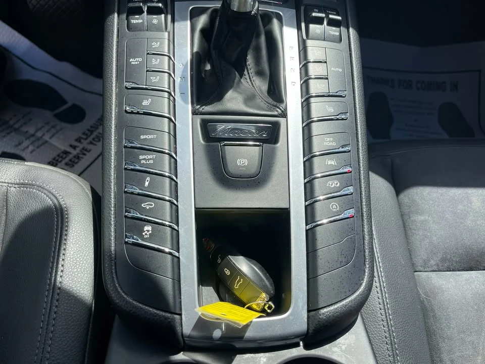 2018 Porsche Macan - Image 16 of 20