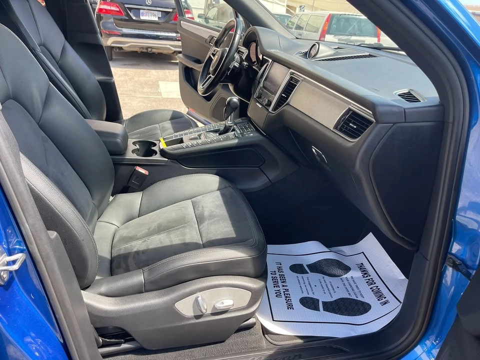 2018 Porsche Macan - Image 11 of 20
