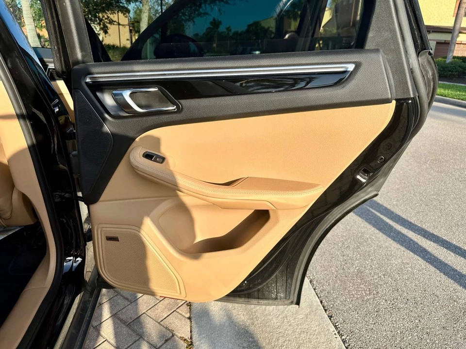 2018 Porsche Macan - Image 14 of 23
