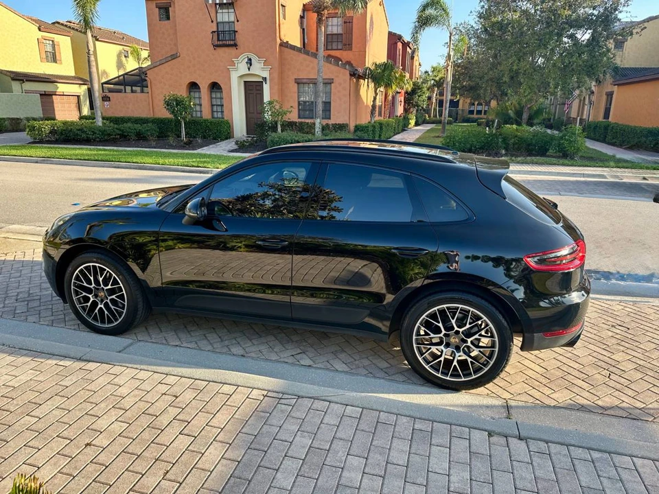 2018 Porsche Macan - Image 15 of 23