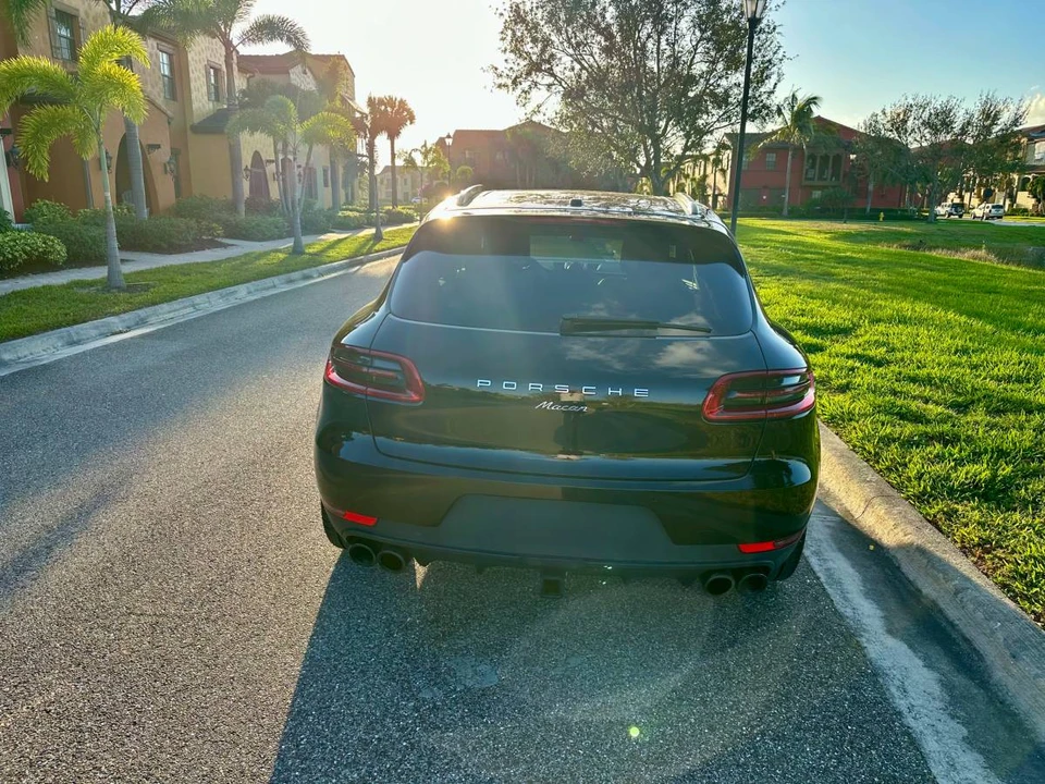 2018 Porsche Macan - Image 10 of 23