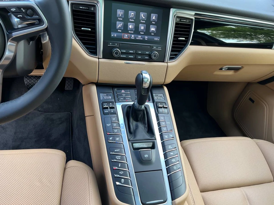 2018 Porsche Macan - Image 2 of 23