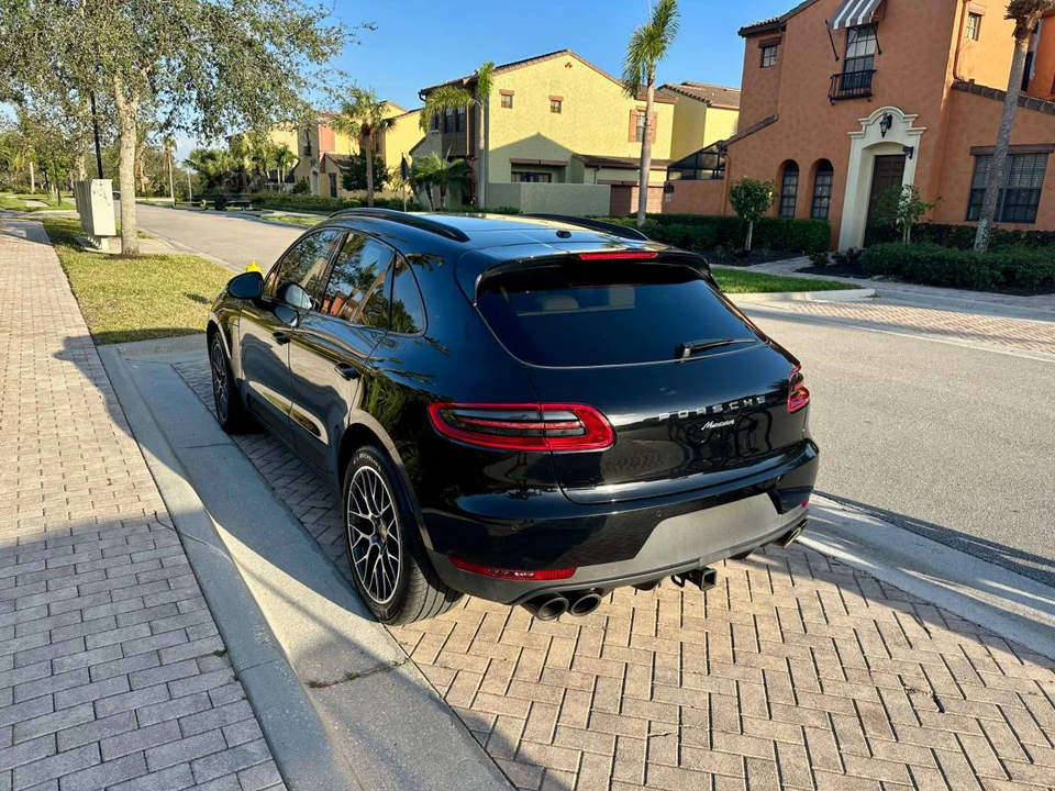 2018 Porsche Macan - Image 16 of 23